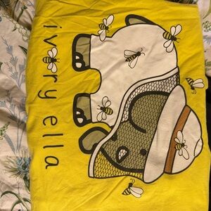 Bee Graphic Yellow Tee - ivory Ella